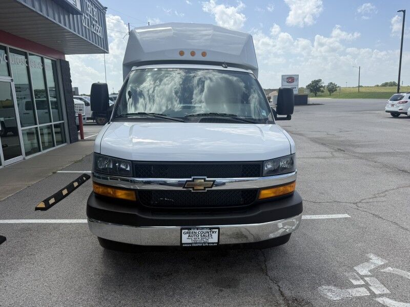 2025 Chevrolet Express 3500 Collinsville OK