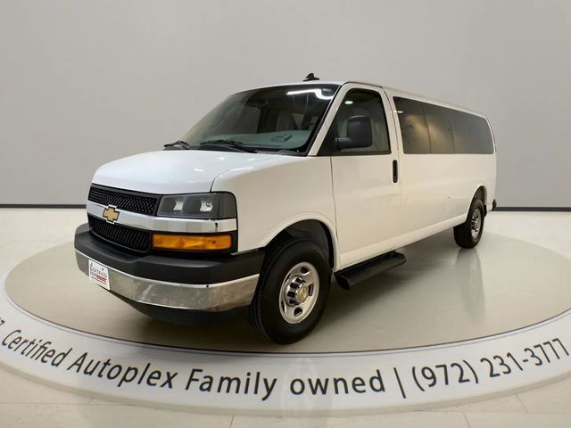 2025 Chevrolet Express 3500 LT Passenger