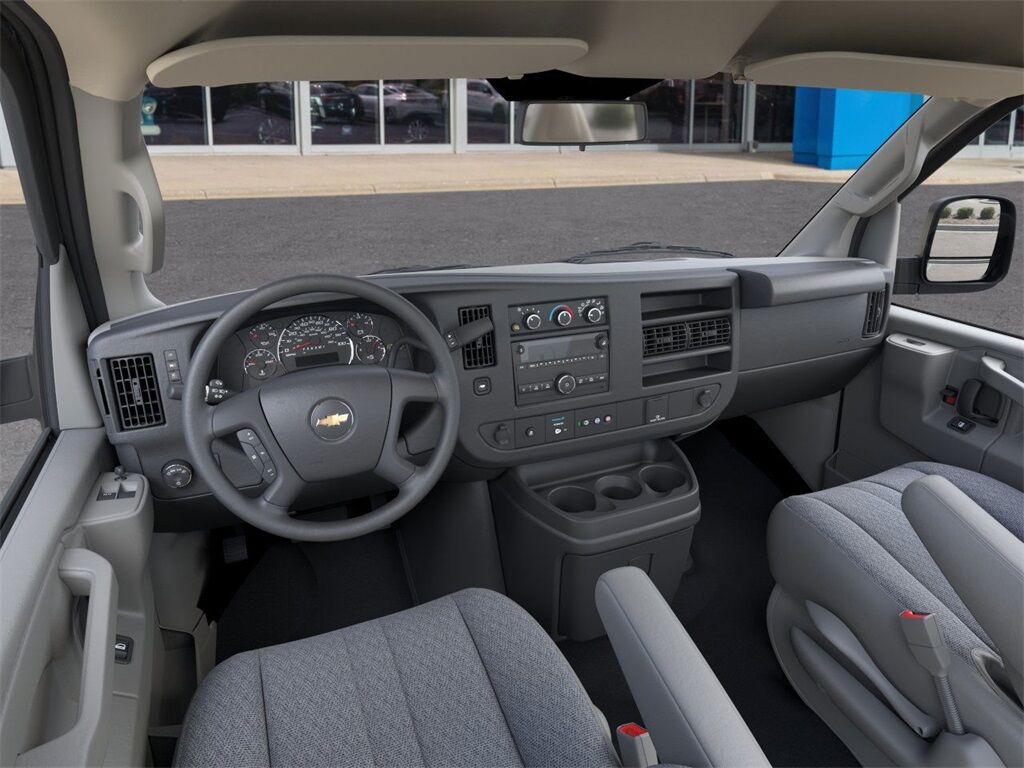 2025 Chevrolet Express 3500 Work Van Green Bay WI
