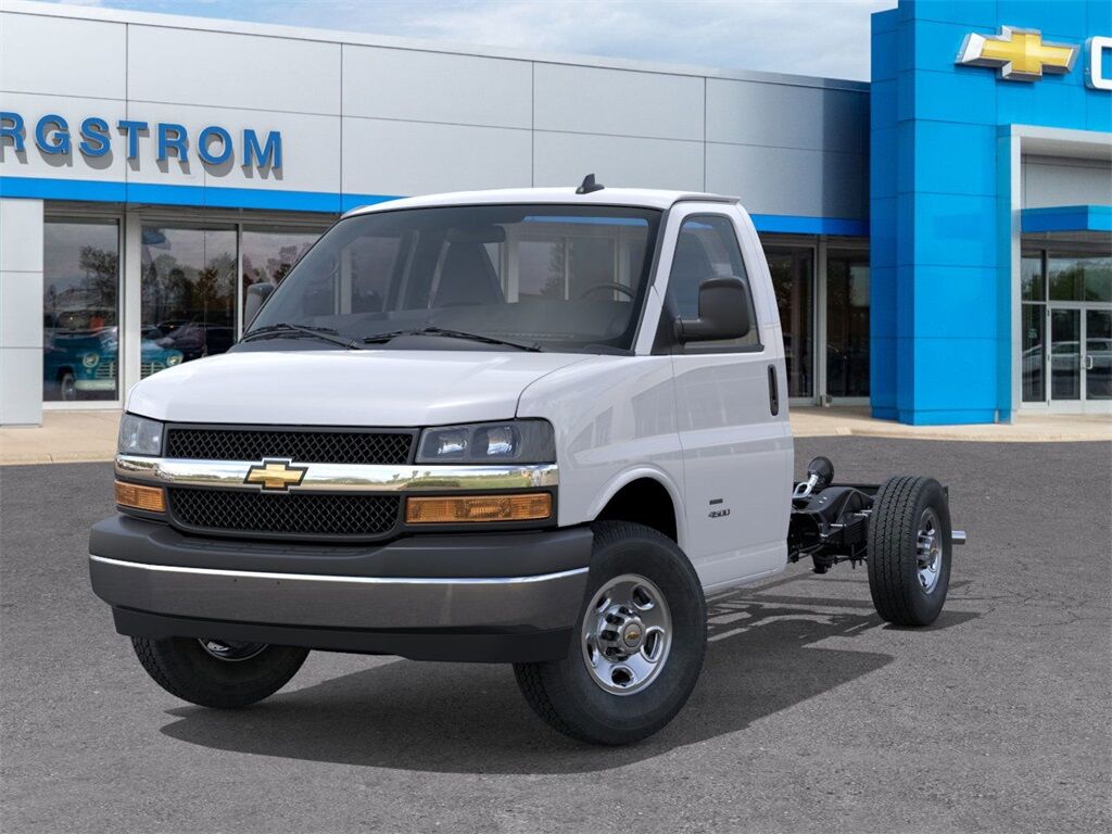 2025 Chevrolet Express 3500 Work Van Green Bay WI