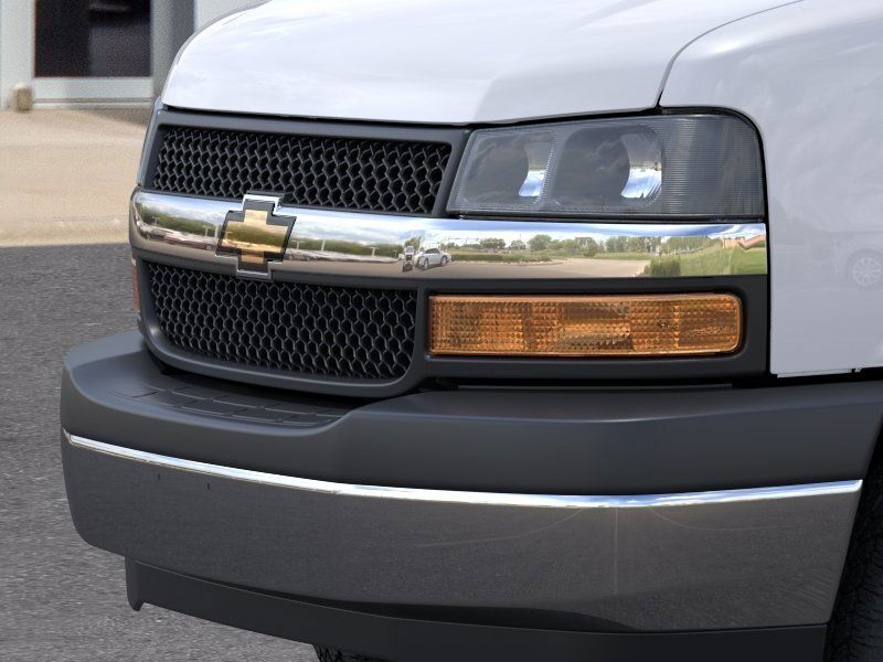 2025 Chevrolet Express 3500 Work Van Green Bay WI