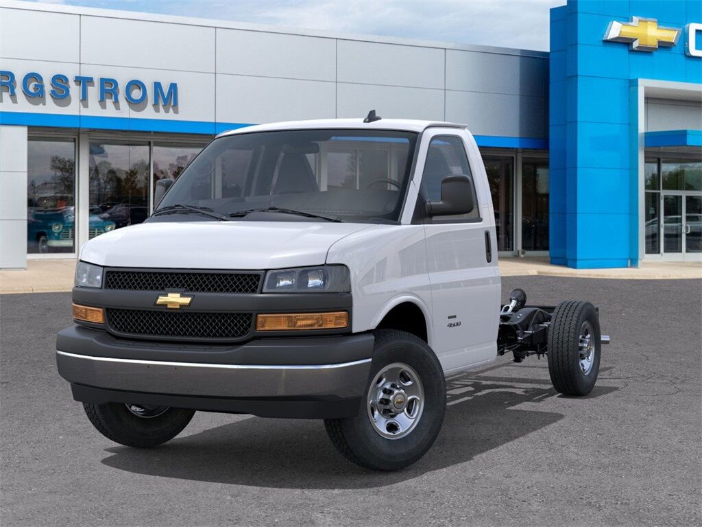 2025 Chevrolet Express 3500 Work Van Green Bay WI