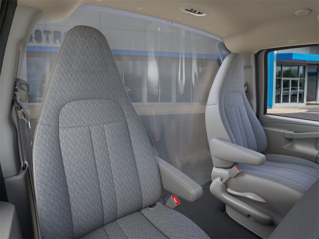 2025 Chevrolet Express 3500 Work Van Green Bay WI
