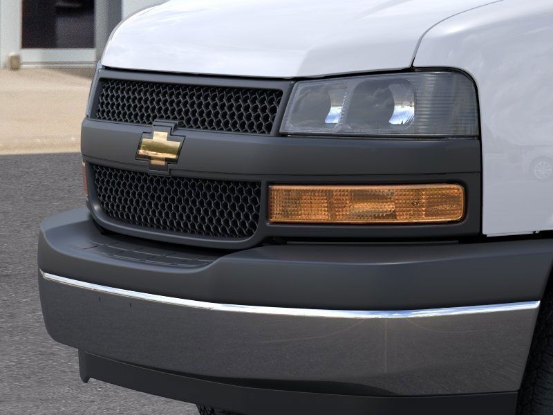 2025 Chevrolet Express 3500 Work Van Green Bay WI