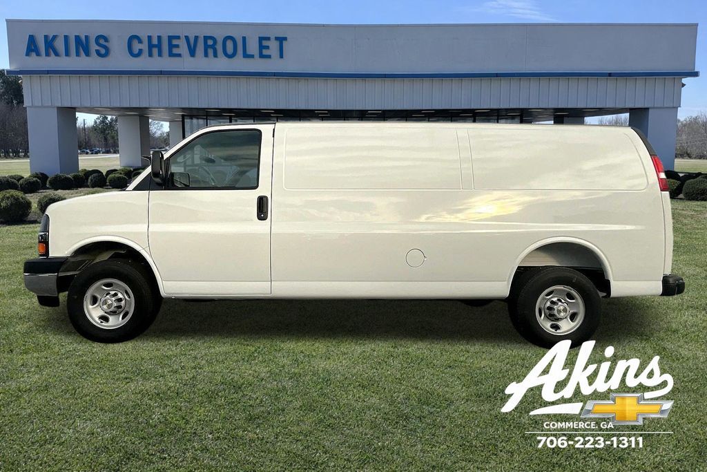 2025 Chevrolet Express 3500 Work Van Commerce GA