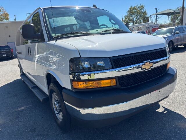 2025 Chevrolet Express Passenger RWD 3500 Extended Wheelbase LT