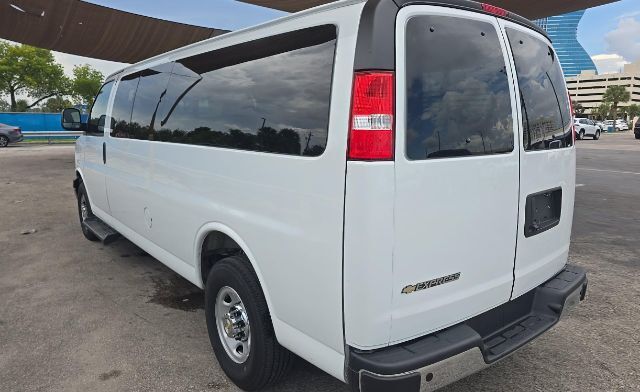2025 Chevrolet Express Passenger RWD 3500 Extended Wheelbase LT Charlotte NC
