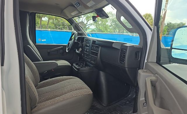 2025 Chevrolet Express Passenger RWD 3500 Extended Wheelbase LT Charlotte NC