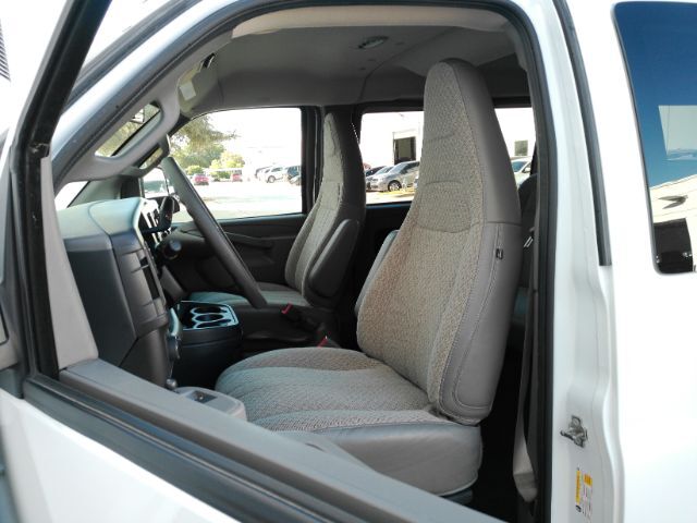 2025 Chevrolet Express Passenger RWD 3500 Extended Wheelbase LT Plano TX