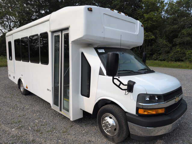 2025 Chevrolet HLE HLE COACH