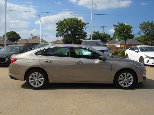 2025 Chevrolet Malibu 1LT photo 2