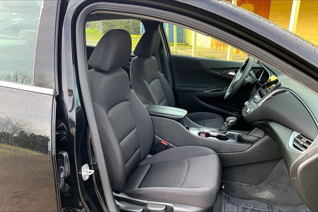 2025 Chevrolet Malibu LT OR