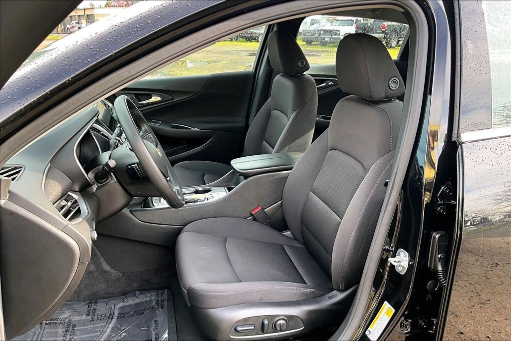 2025 Chevrolet Malibu LT OR