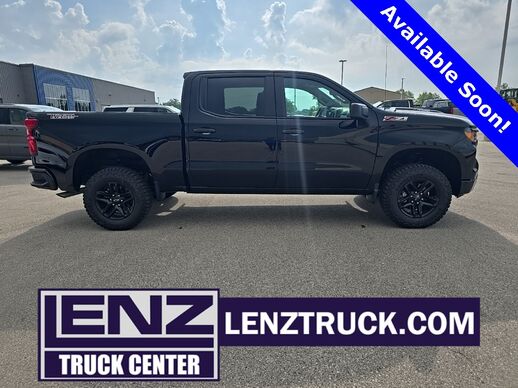 2025_Chevrolet_Silverado 1500_4x4 Crew Cab Custom Trail Boss_ Fond du Lac WI