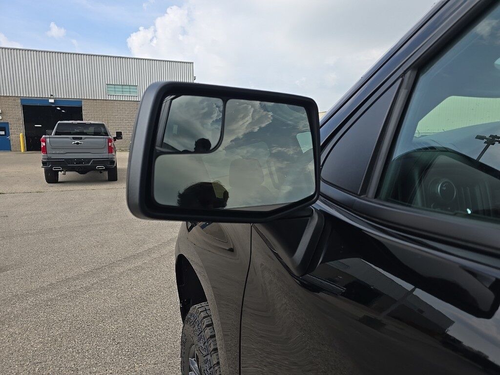 2025 Chevrolet Silverado 1500 4x4 Crew Cab Custom Trail Boss Fond du Lac WI