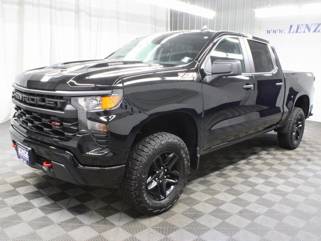 2025 Chevrolet Silverado 1500 4x4 Crew Cab Custom Trail Boss Fond du Lac WI