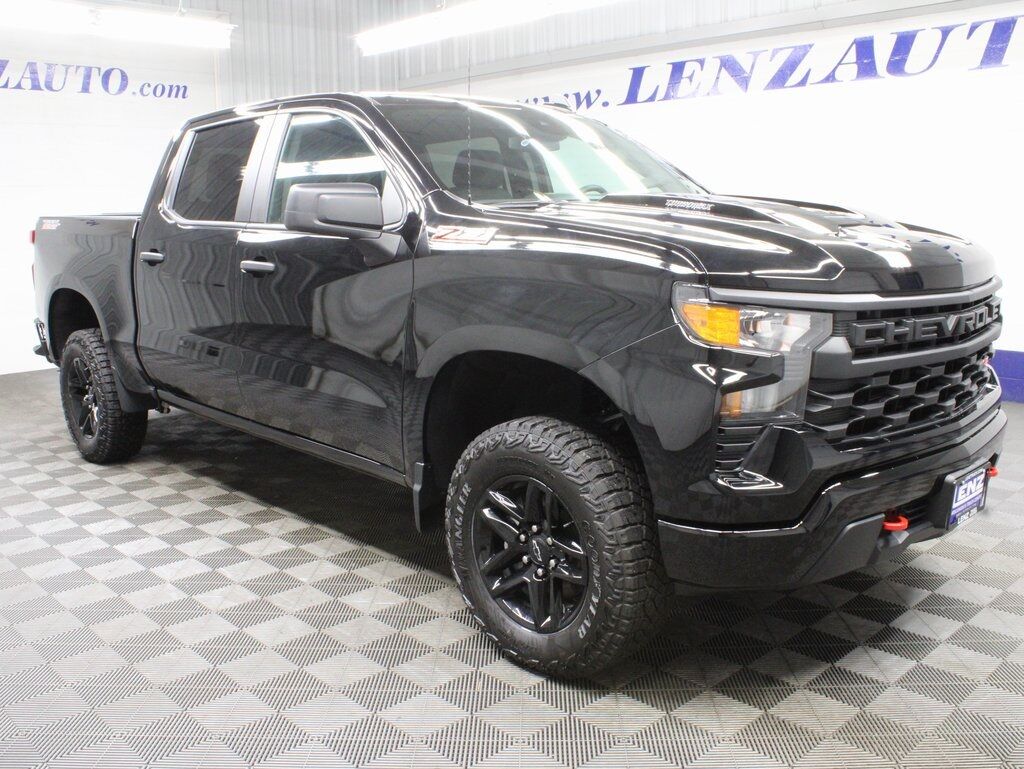 2025 Chevrolet Silverado 1500 4x4 Crew Cab Custom Trail Boss Fond du Lac WI
