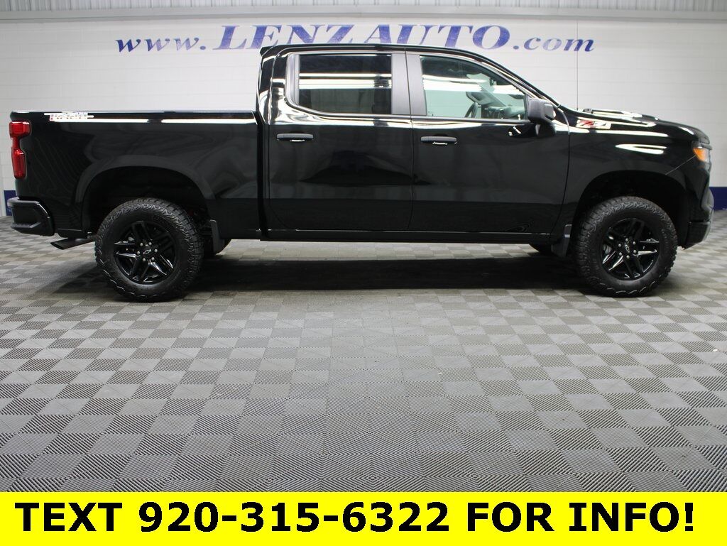 2025 Chevrolet Silverado 1500 4x4 Crew Cab Custom Trail Boss Fond du Lac WI