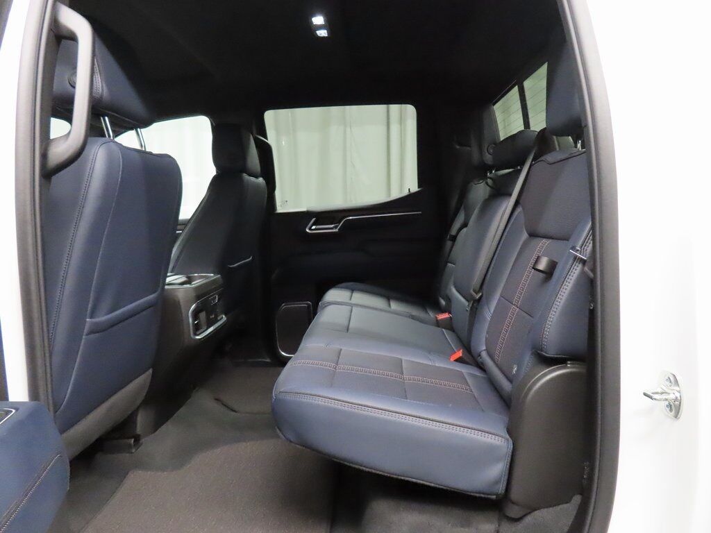 2025 Chevrolet Silverado 1500 4x4 Crew Cab High Country Fond du Lac WI