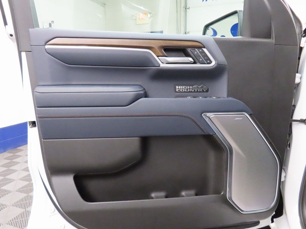 2025 Chevrolet Silverado 1500 4x4 Crew Cab High Country Fond du Lac WI