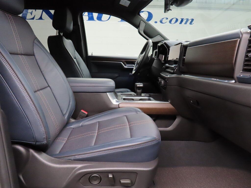 2025 Chevrolet Silverado 1500 4x4 Crew Cab High Country Fond du Lac WI