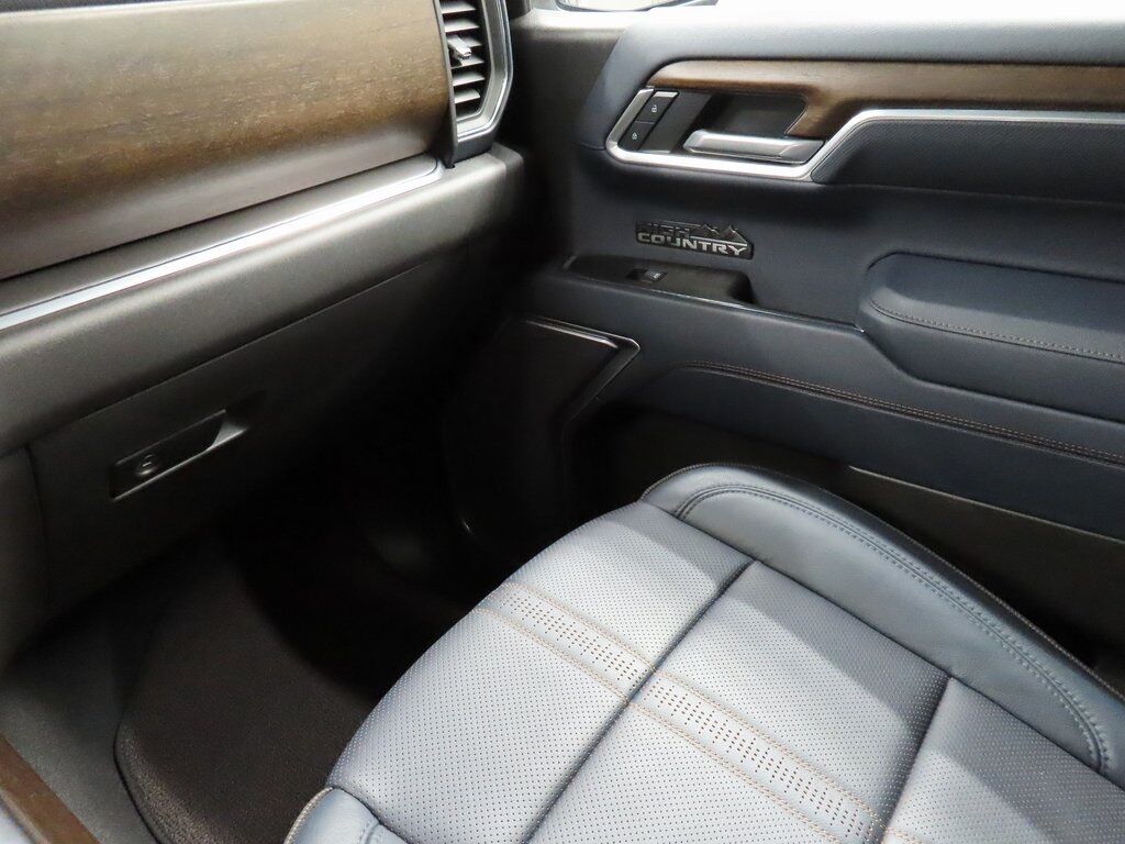 2025 Chevrolet Silverado 1500 4x4 Crew Cab High Country Fond du Lac WI