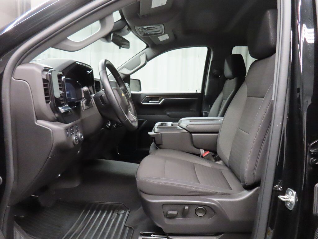 2025 Chevrolet Silverado 1500 4x4 Crew Cab LT Fond du Lac WI