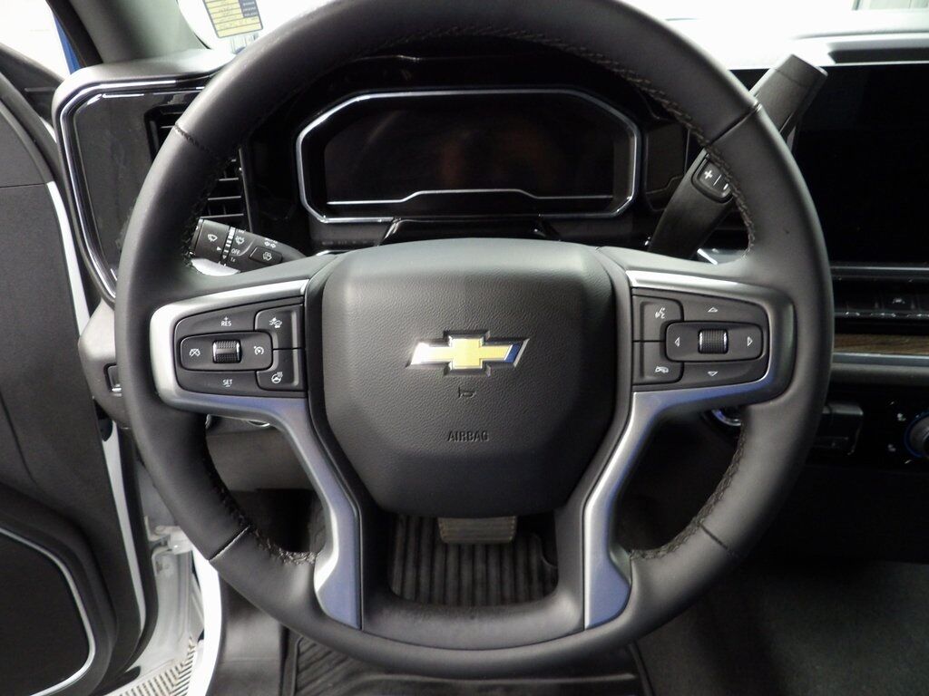 2025 Chevrolet Silverado 1500 4x4 Crew Cab LT Fond du Lac WI