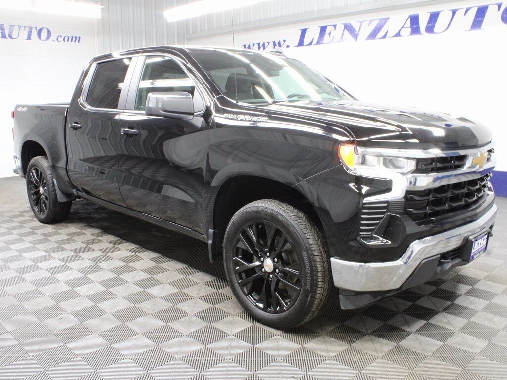 2025 Chevrolet Silverado 1500 4x4 Crew Cab LT Fond du Lac WI