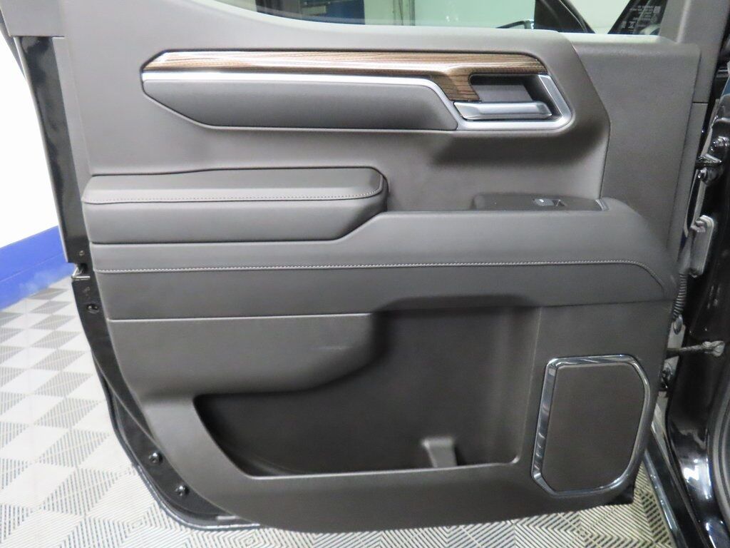 2025 Chevrolet Silverado 1500 4x4 Crew Cab LT Fond du Lac WI