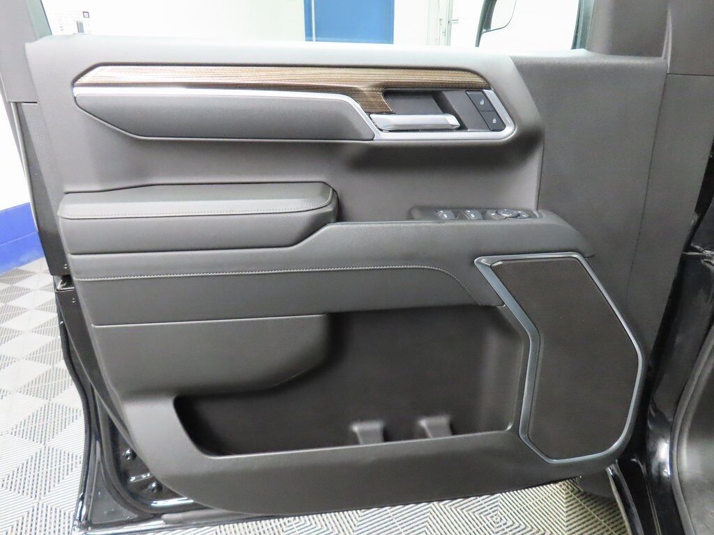 2025 Chevrolet Silverado 1500 4x4 Crew Cab LT Fond du Lac WI