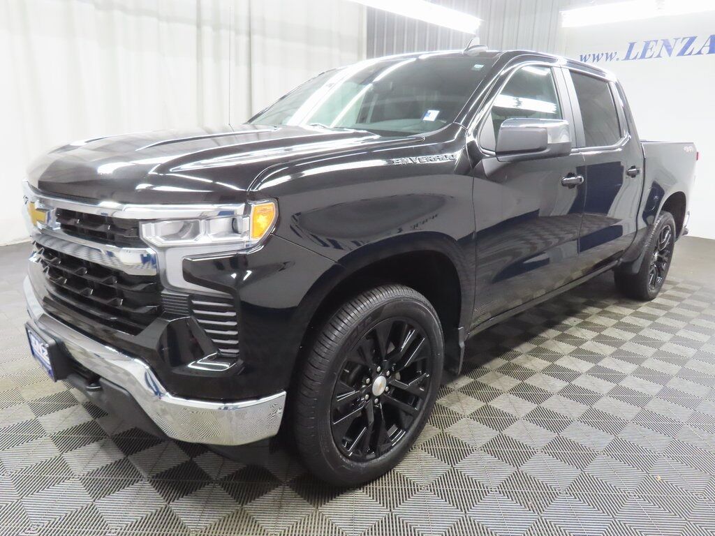 2025 Chevrolet Silverado 1500 4x4 Crew Cab LT Fond du Lac WI