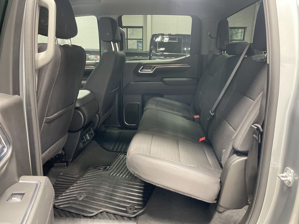 2025 Chevrolet Silverado 1500 4x4 Crew Cab LT Minocqua WI