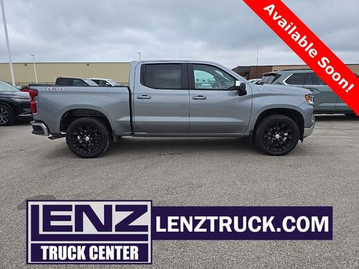2025_Chevrolet_Silverado 1500_4x4 Crew Cab LT_ Fond du Lac WI