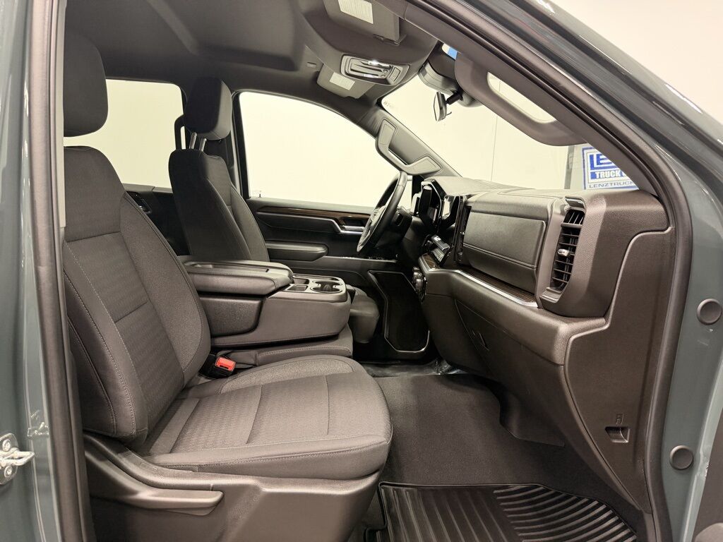 2025 Chevrolet Silverado 1500 4x4 Crew Cab LT Minocqua WI