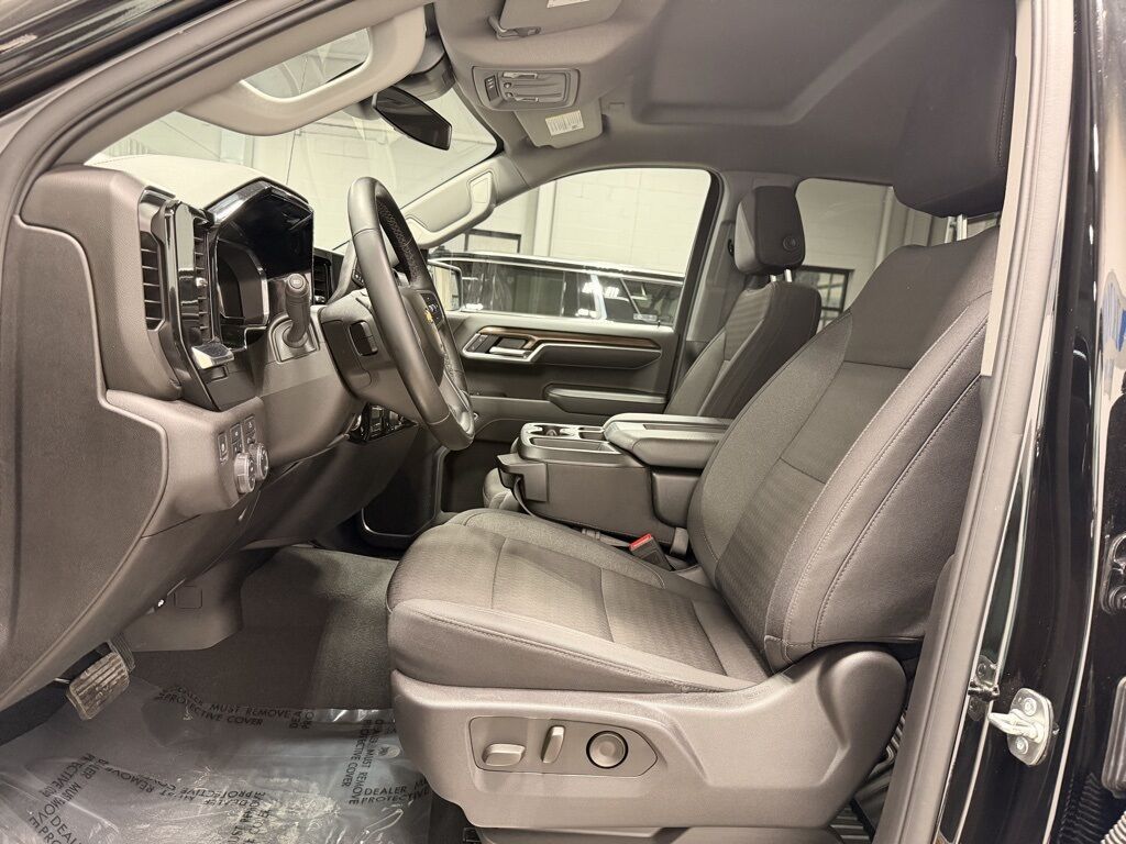 2025 Chevrolet Silverado 1500 4x4 Crew Cab LT Minocqua WI