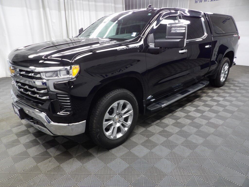 2025 Chevrolet Silverado 1500 4x4 Crew Cab LTZ Fond du Lac WI
