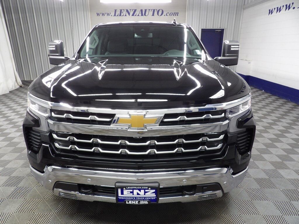 2025 Chevrolet Silverado 1500 4x4 Crew Cab LTZ Fond du Lac WI