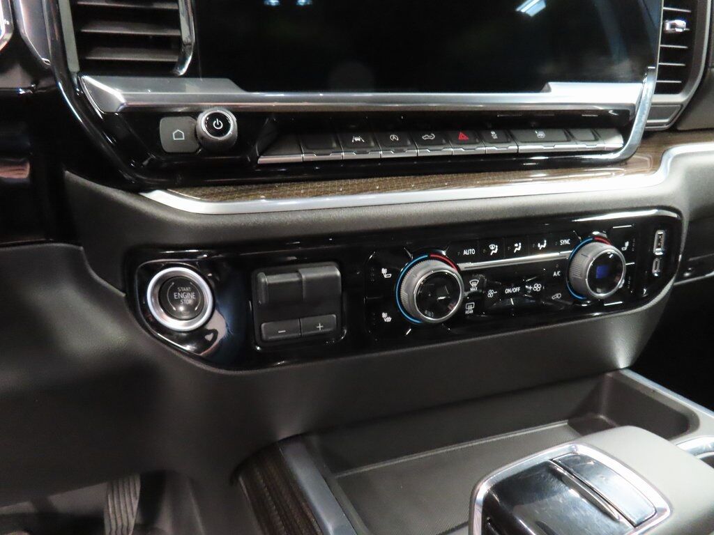 2025 Chevrolet Silverado 1500 4x4 Crew Cab RST Fond du Lac WI