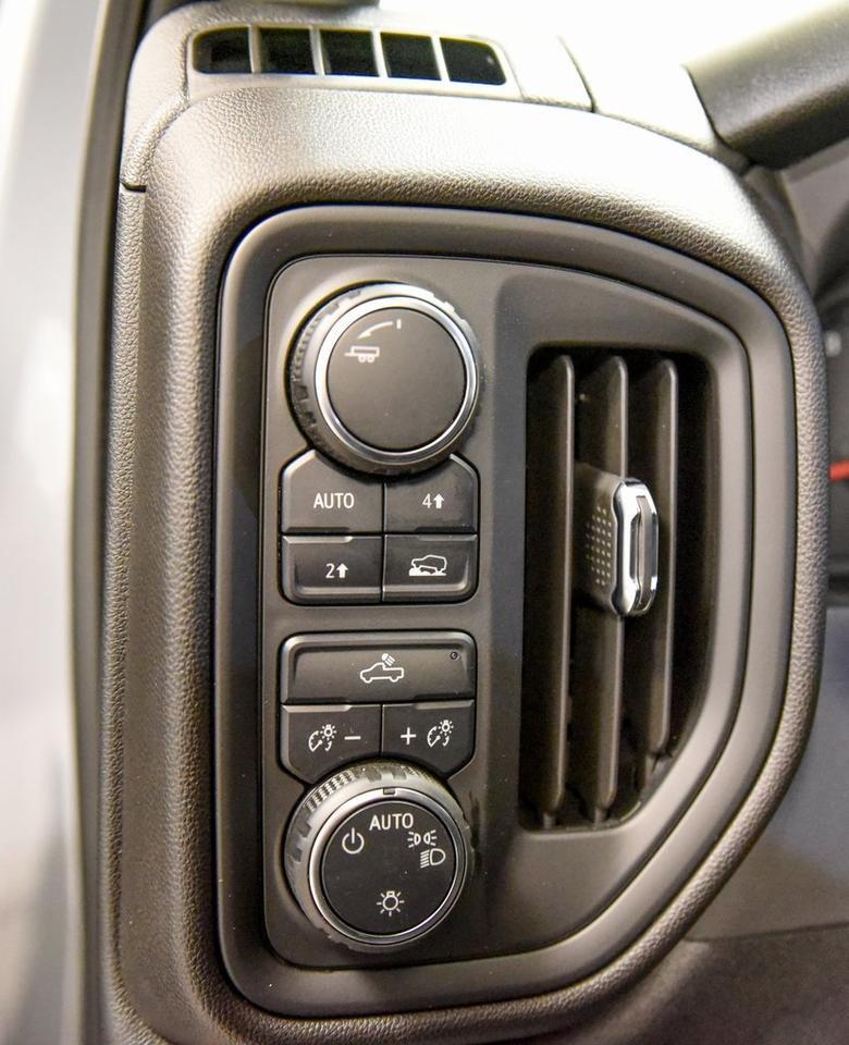 2025 Chevrolet Silverado 1500 Custom Akron