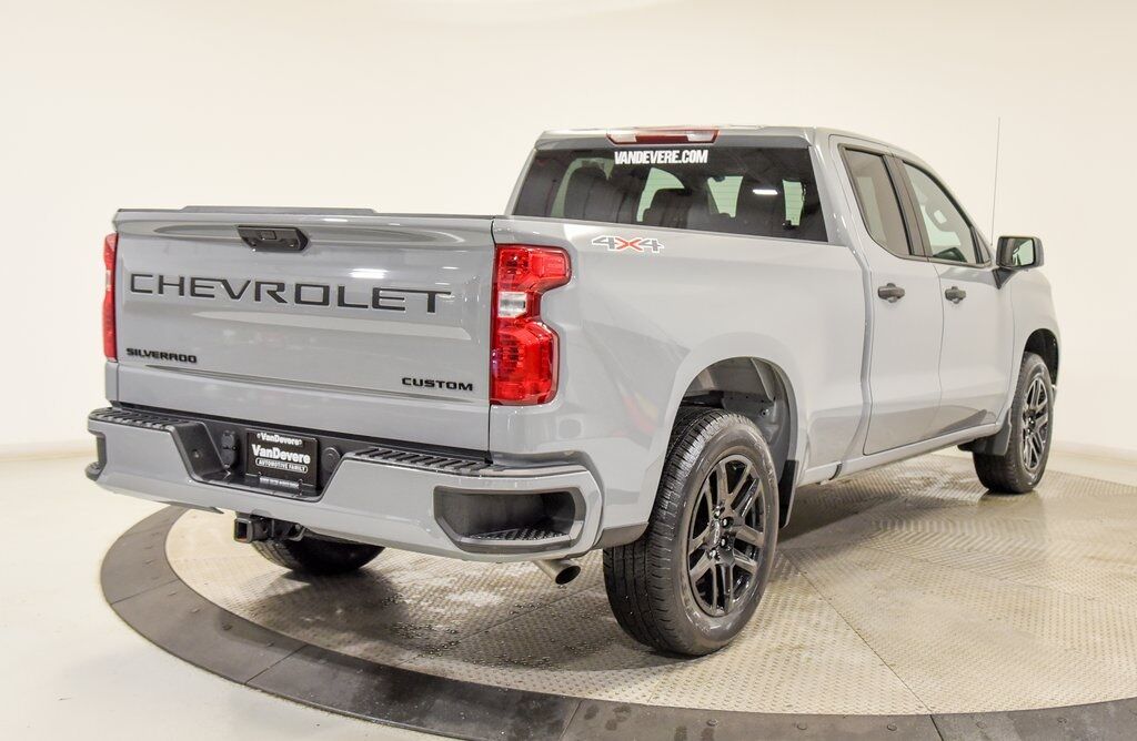 2025 Chevrolet Silverado 1500 Custom Akron