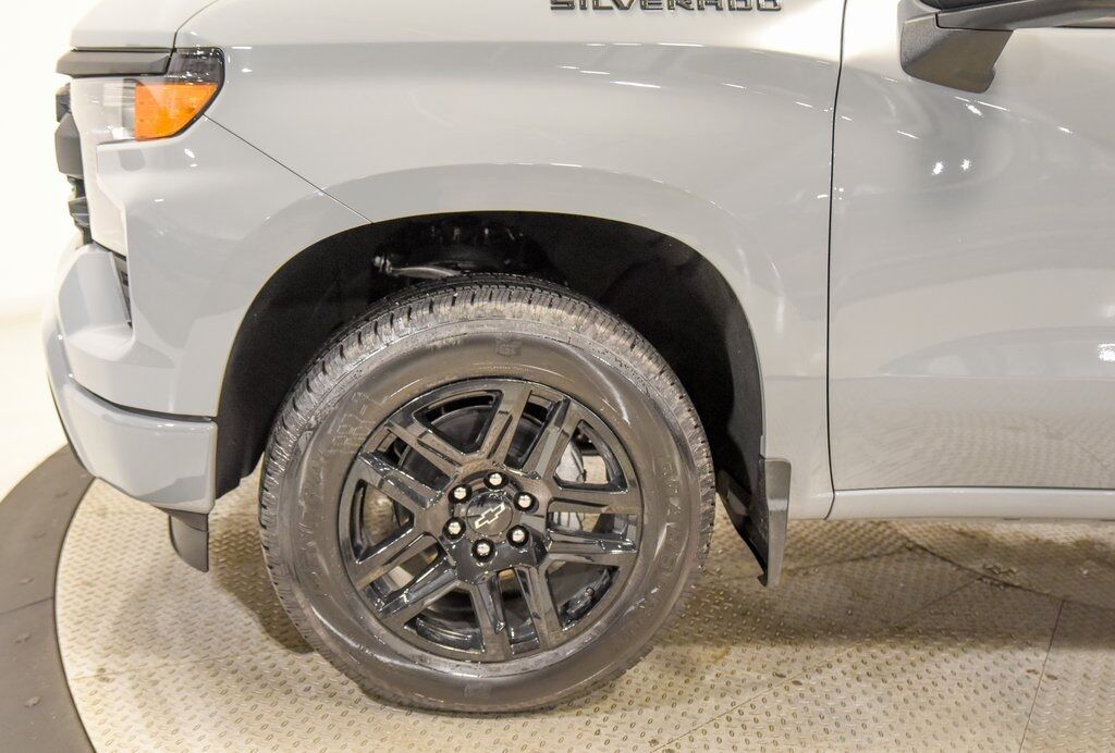 2025 Chevrolet Silverado 1500 Custom Akron