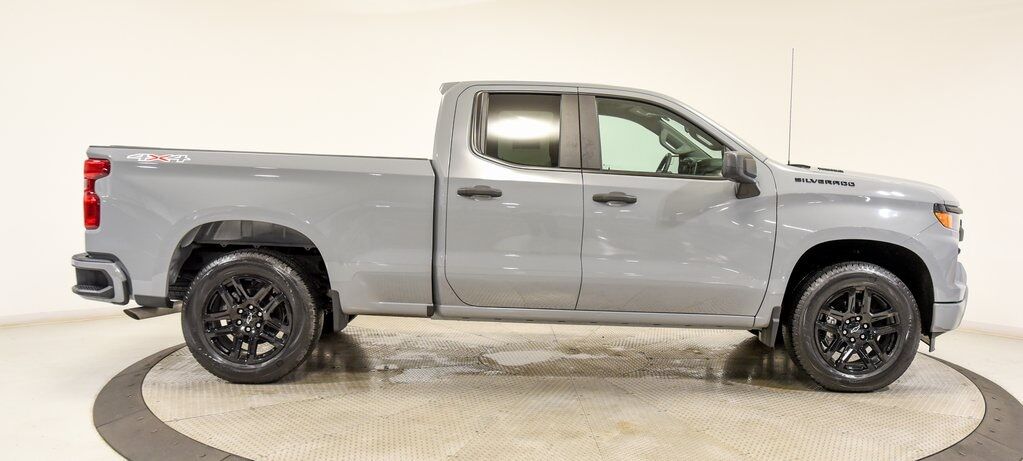 2025 Chevrolet Silverado 1500 Custom Akron