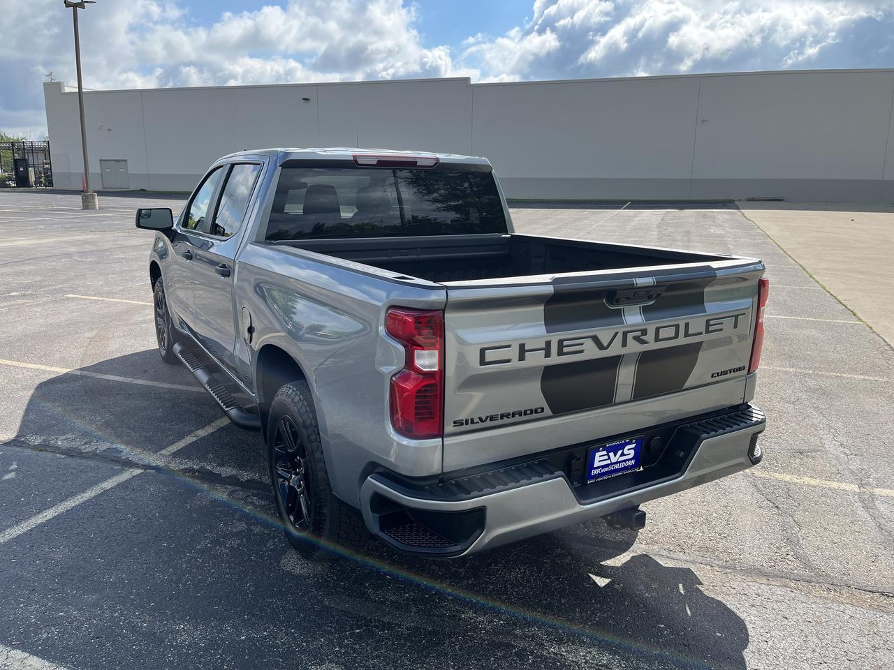 2025 Chevrolet Silverado 1500 Custom Crew Cab 4WD RallyEdition w/20s AllTerrainTires Spray-OnBedliner Saukville WI