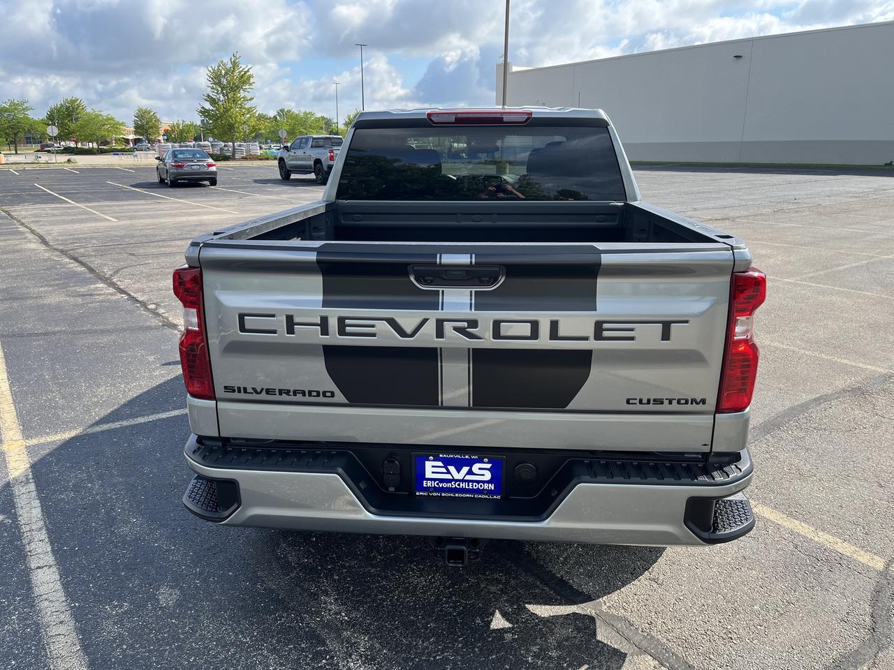 2025 Chevrolet Silverado 1500 Custom Crew Cab 4WD RallyEdition w/20s AllTerrainTires Spray-OnBedliner Saukville WI