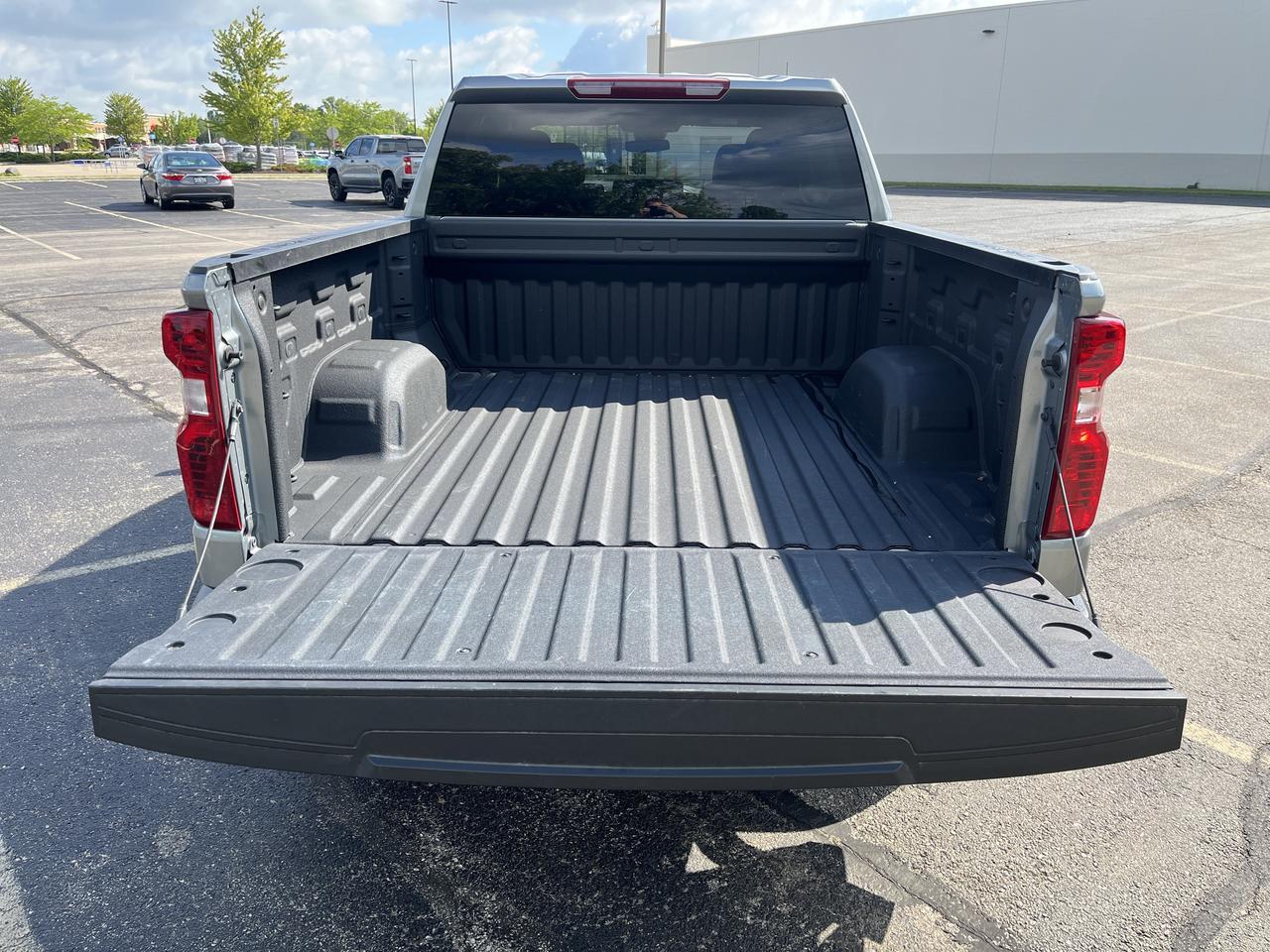 2025 Chevrolet Silverado 1500 Custom Crew Cab 4WD RallyEdition w/20s AllTerrainTires Spray-OnBedliner Saukville WI
