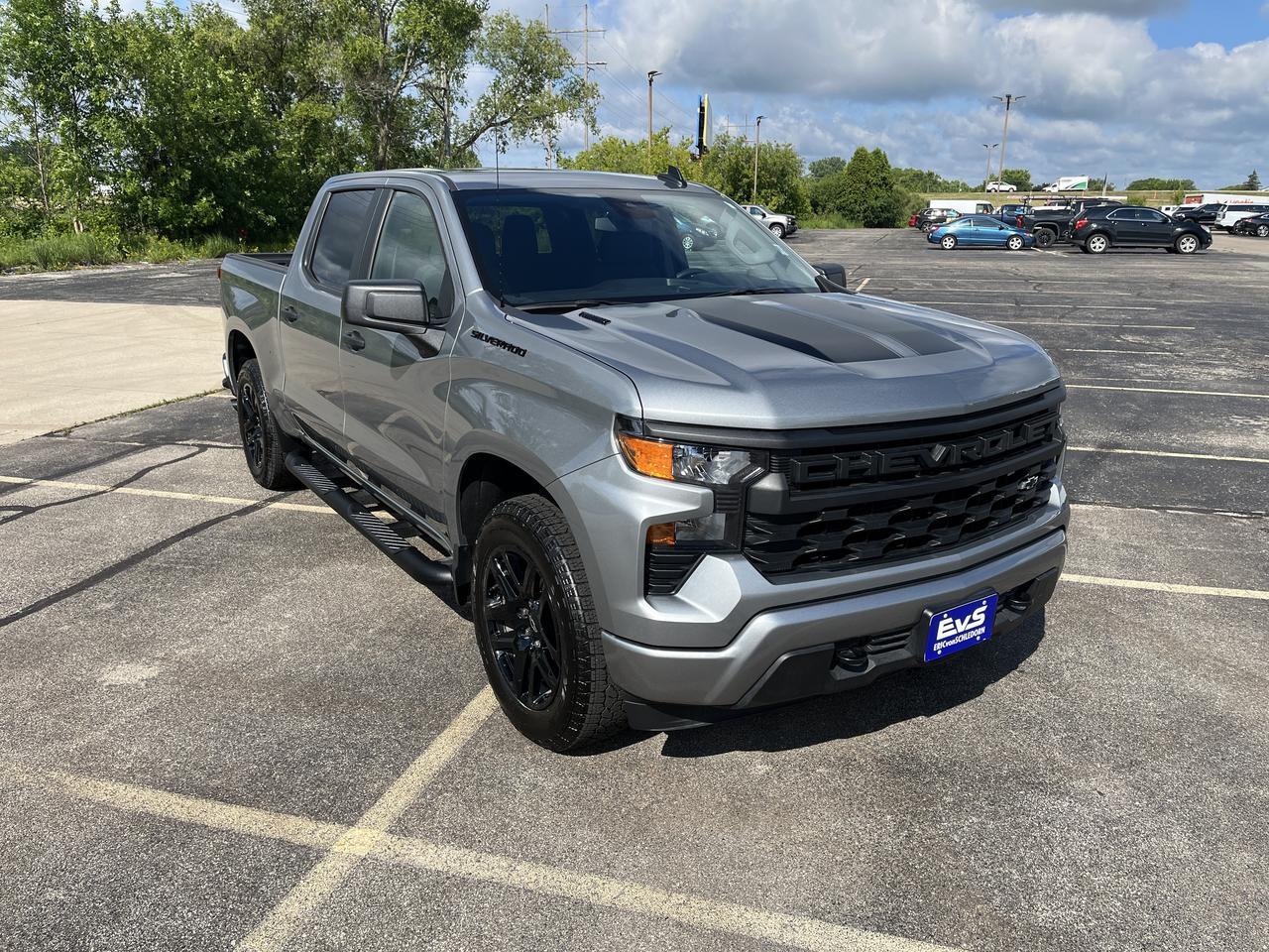 2025 Chevrolet Silverado 1500 Custom Crew Cab 4WD RallyEdition w/20s AllTerrainTires Spray-OnBedliner Saukville WI