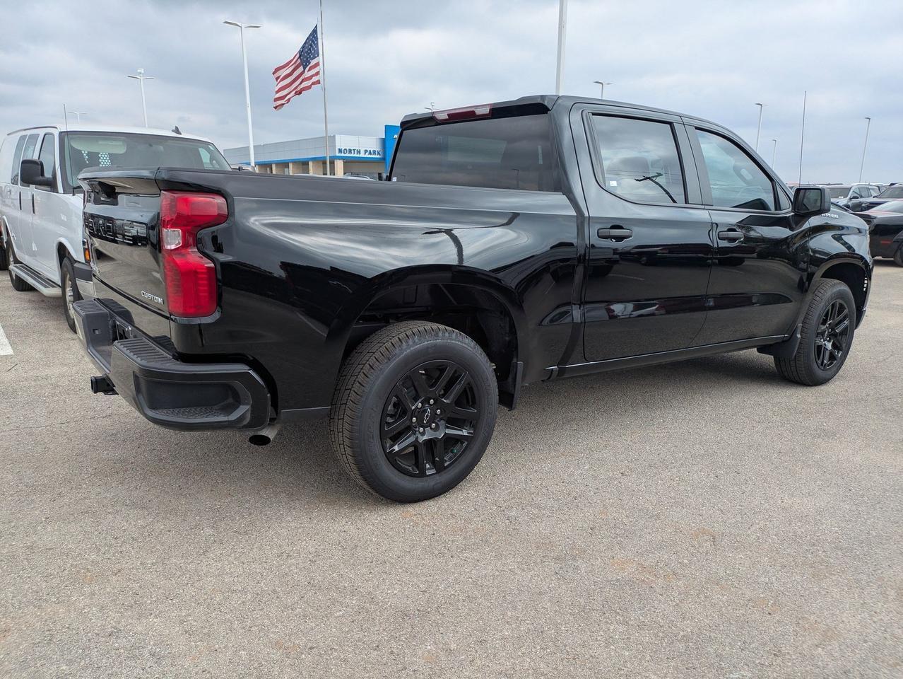 2025 Chevrolet Silverado 1500 Custom