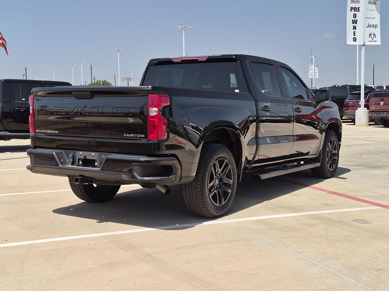 2025 Chevrolet Silverado 1500 Custom