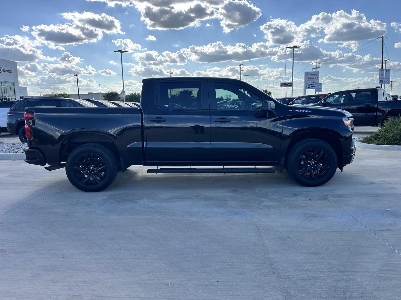 2025 Chevrolet Silverado 1500 Custom
